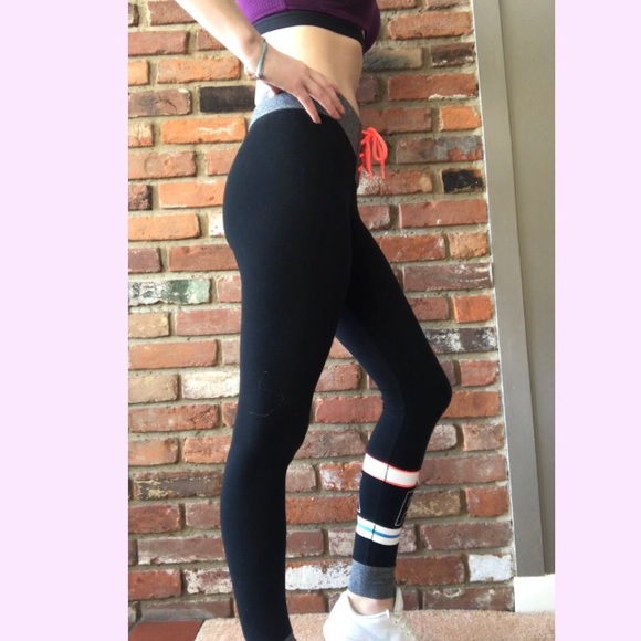 PINK Victoria’s Secret Yoga Pants - Picture 3 of 4